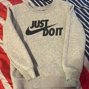 Nike sweater size 7